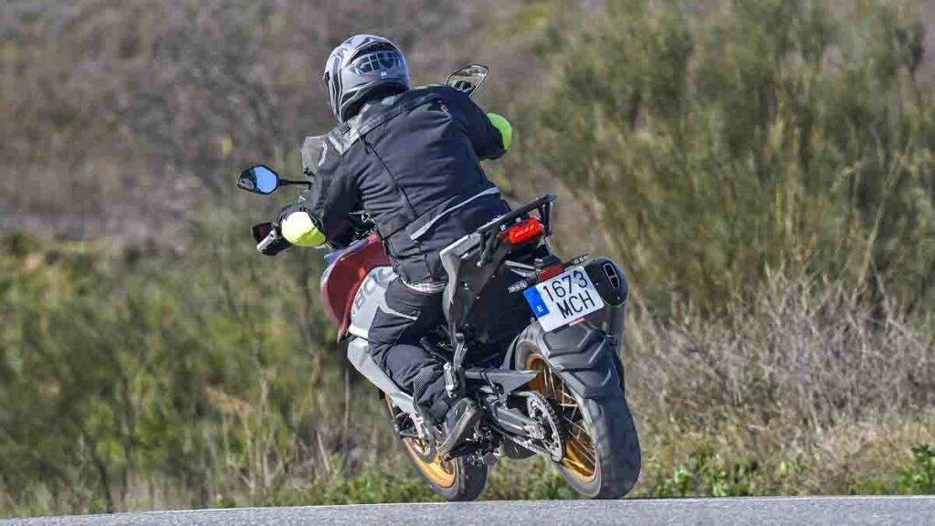 Las razones que hacen de la QJ Motor SRT 800X una de las primeras motos trail chinas de última generación 11 Prueba QJ Motor SRT 800X