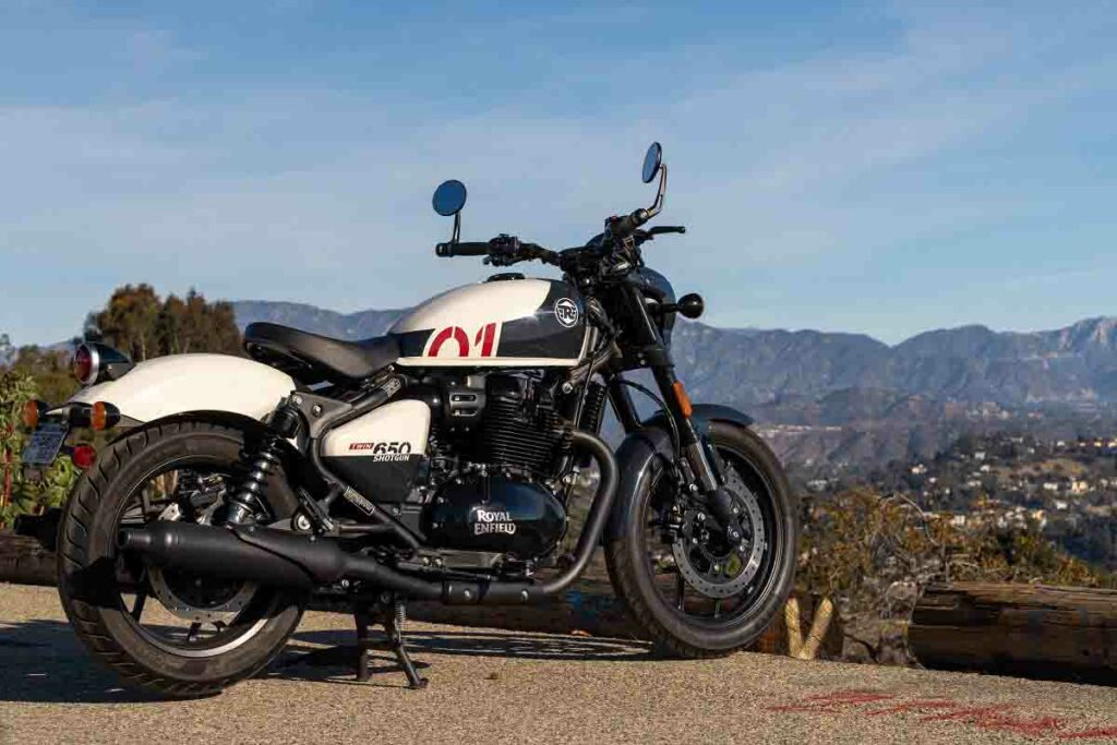 Las motos custom para el carnet A2 que puedes conducir en 2024 13 Royal Enfield Shotgun 650
