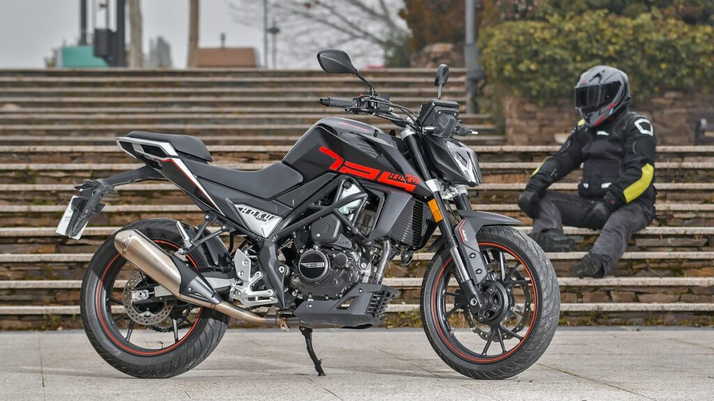La SWM Hoku va a por todas en el segmento de las motos 125 11 Prueba SWM Hoku 125