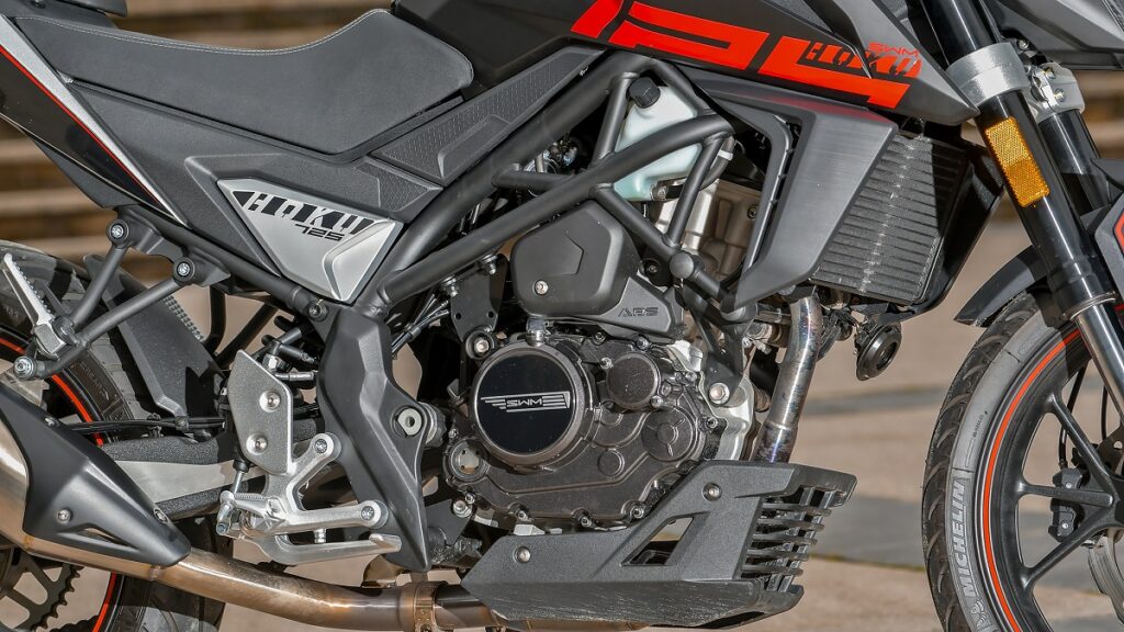 La SWM Hoku va a por todas en el segmento de las motos 125 14 Prueba SWM Hoku 125