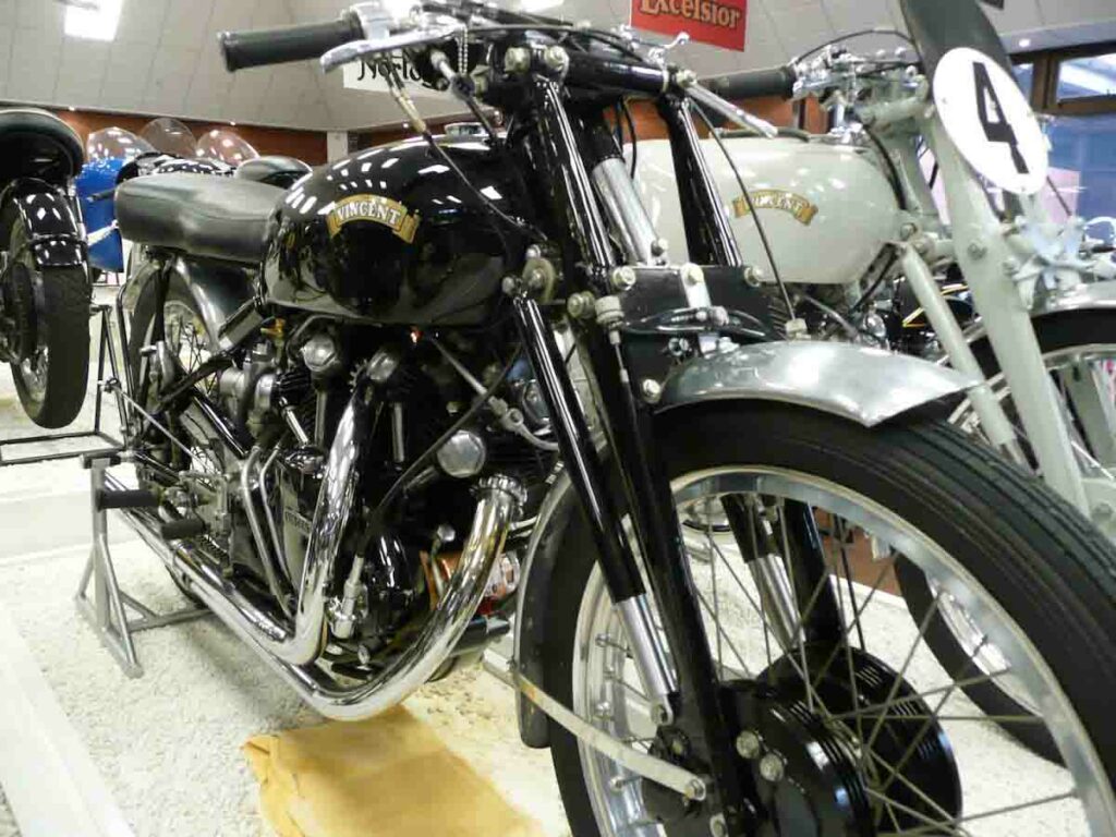 La Vincent Black Lightning de la foto más famosa del mundo de la moto, cumplió 75 años 13 Vincent Black Lightning