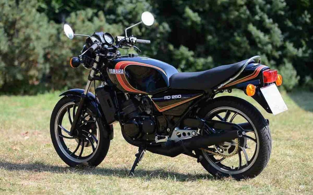 Yamaha RD250LC