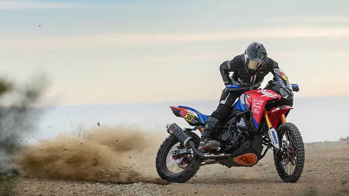 La nueva Africa Twin de Kirian Mirabet rinde homenaje a la victoria de Honda en el Dakar 1 Honda Africa Twin Mirabet 2024