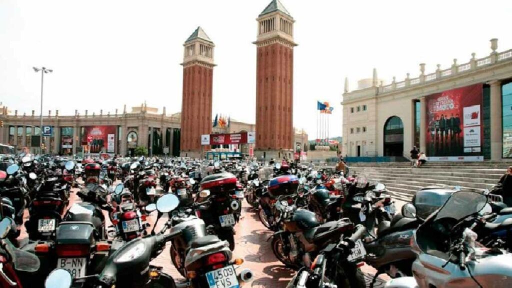 Las motos pagan en zona azul