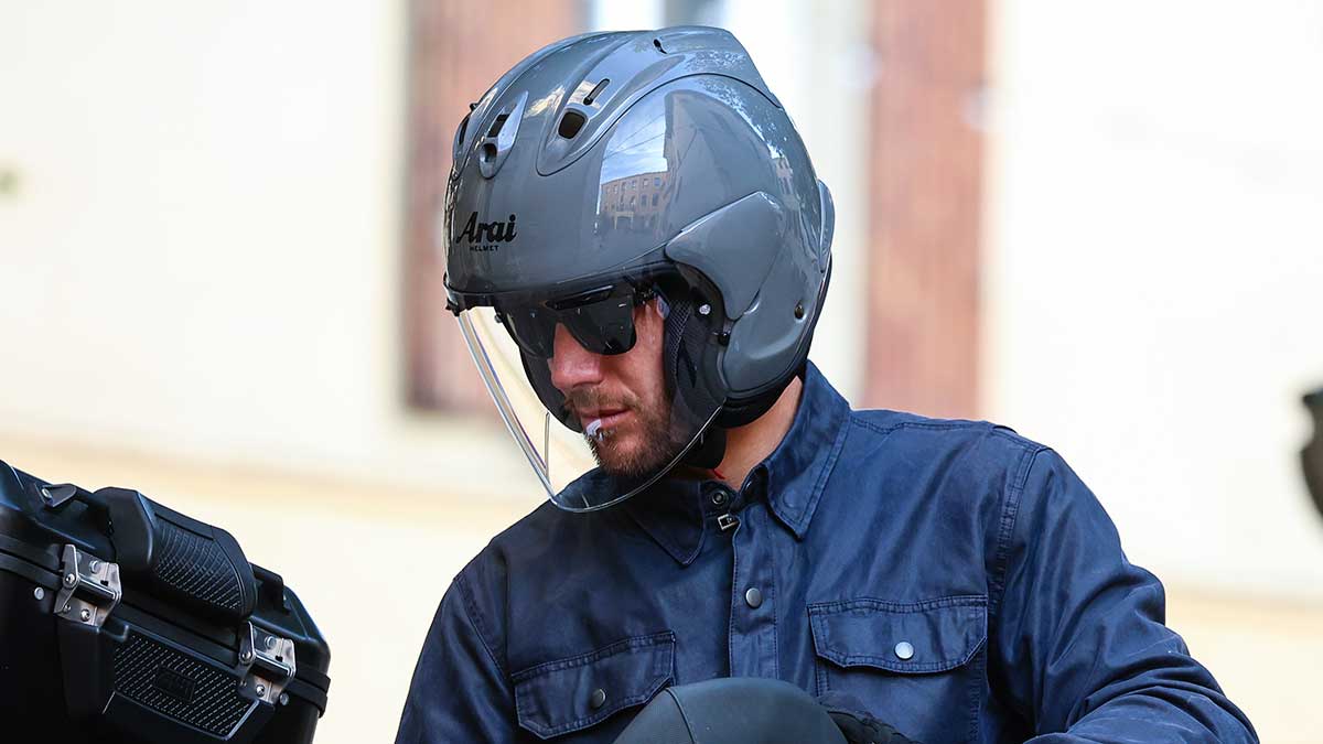 El nuevo casco jet de Arai llega con nuevo diseño y más seguridad