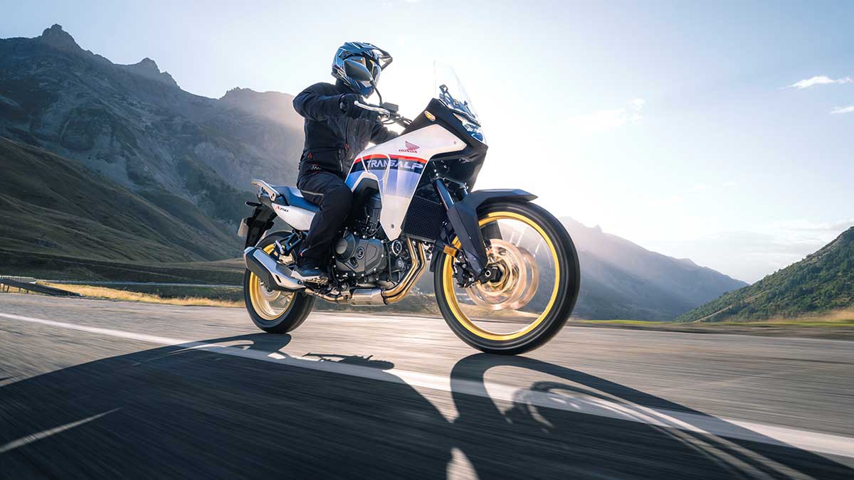 Motos limitadas carnet de moto A2, Honda XL750 Transalp, acción