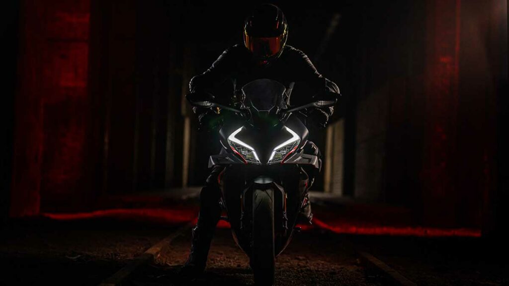La CFMOTO 450SR se vuelve más radical con su variante S 12 CFMOTO 450SR S 2024