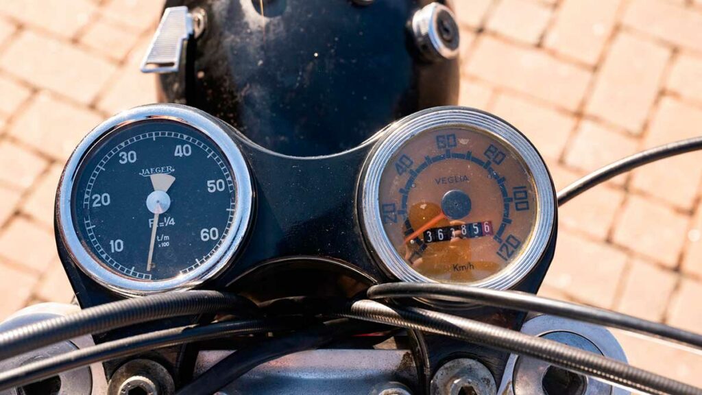 Esta moto trail clásica de Ducati se subastará pronto y tiene un precio de escándalo 12 Ducati 450 Scrambler 1970