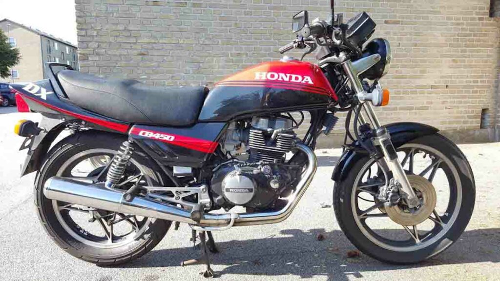 Las motos clásicas y "old school" que puedes conducir con el carnet A2 23 Honda CB450DX