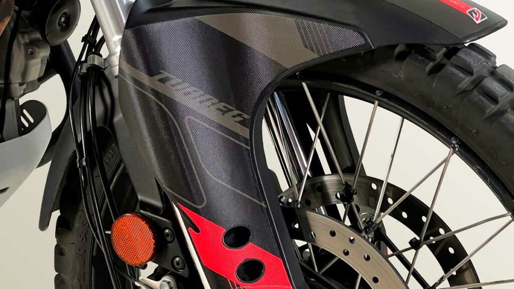 Uniracing llega a Aprilia para proteger a su moto trail de media cilindrada 12 Uniracing Aprilia Tuareg 660