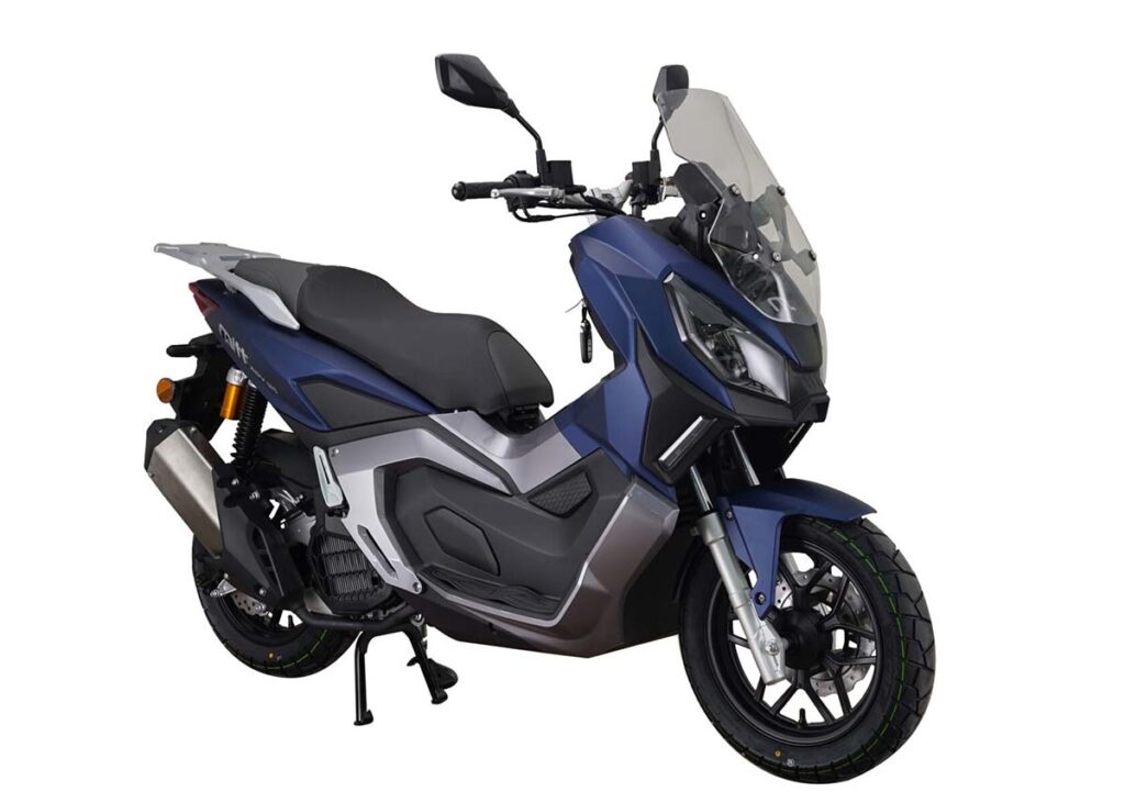 Cinco scooters SUV de 125 cc para ciudad que también pueden rodar por caminos 15 MITT 125 ADV, azul