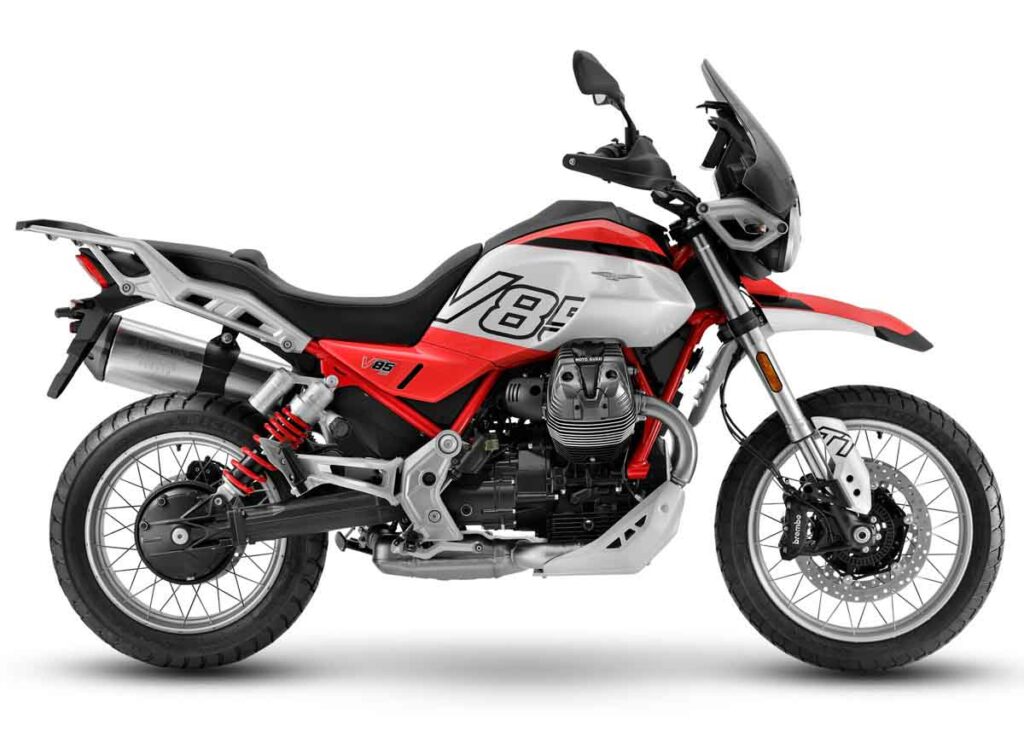 ¿Quieres una moto para el A2 limitada? Aquí tienes siete motos trail muy buenas con oferta en junio 13 Moto Guzzi V85 TT