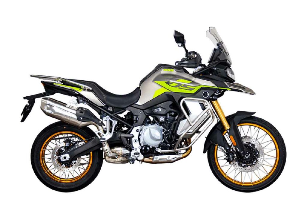 Esta es la posición y precio de la nueva moto trail BMW F 900 GS frente a sus rivales 24 Voge 900DSX