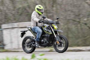 Fotos de la trail para carnet de coche Zontes U1-125