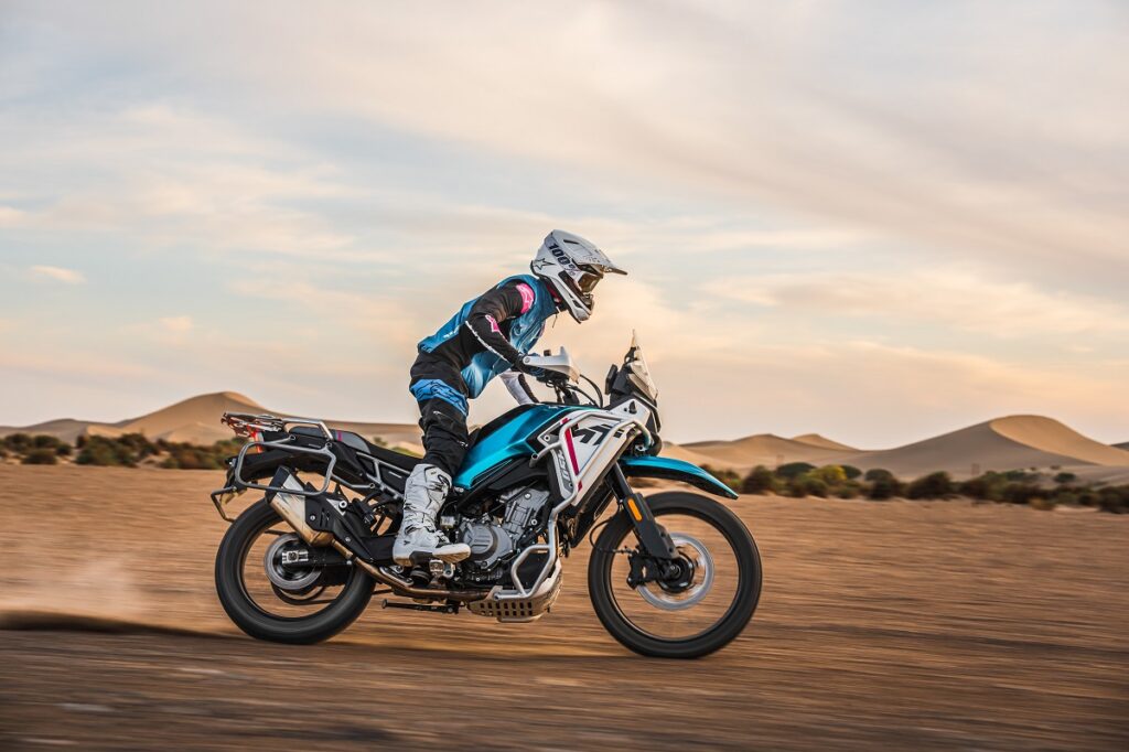 Fotos de la CFMOTO 450MT 2024 1 CFMOTO 450MT 2024
