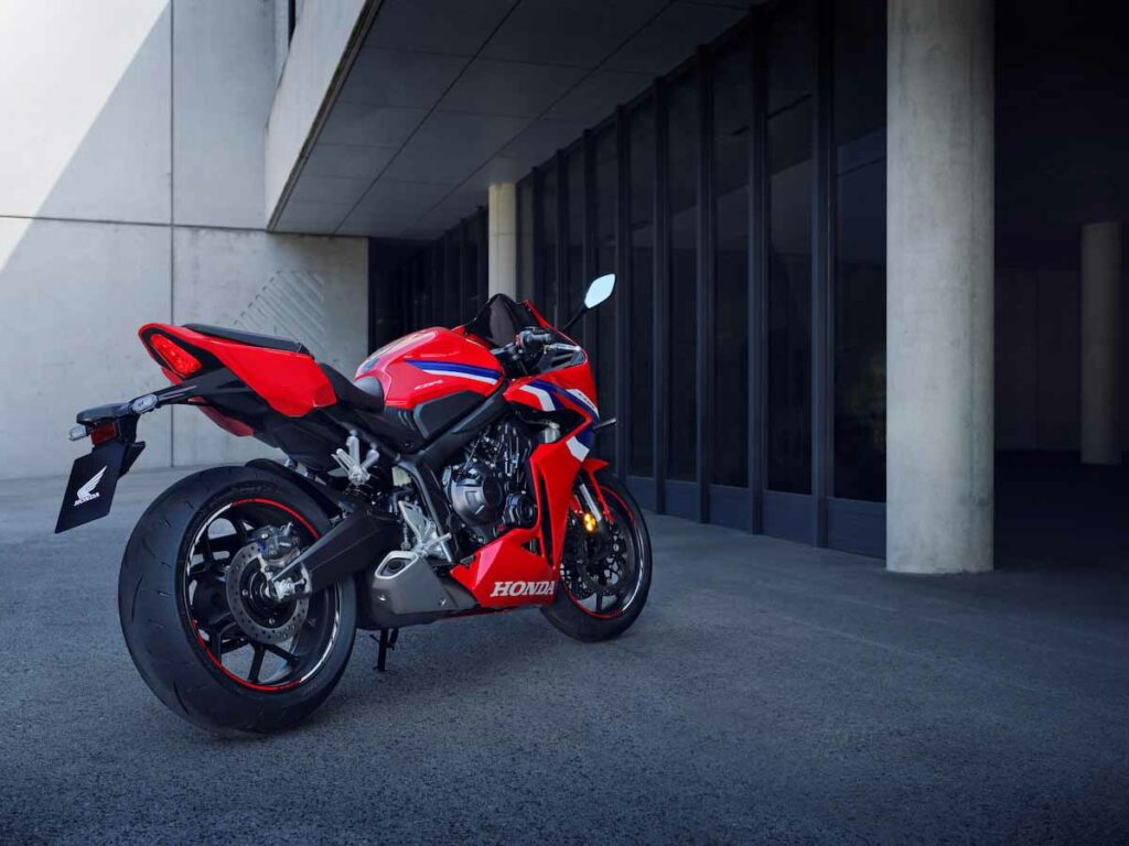 La nueva Honda CBR650R E-Clutch es una CBR como siempre, pero mejor que nunca 12 Honda CBR650R E-Clutch 2024