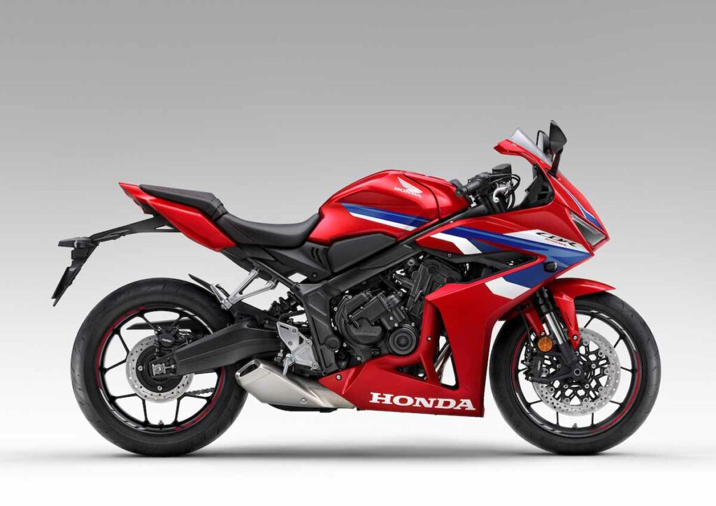 ¿Quieres una moto deportiva para el carnet A? Estas son las motos Sport más baratas de cada marca 16 Honda CBR650R E-Clutch 2024