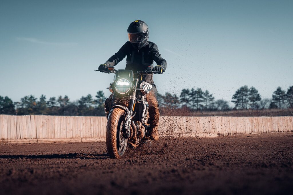 La nueva naked Husqvarna Svartpilen 801 ya está a punto para su próxima presentación mundial 11 Husqvarna Svartpilen 801 2024