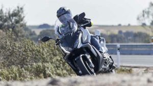 Fotos: rivales del scooter KYMCO AK 550 Premium