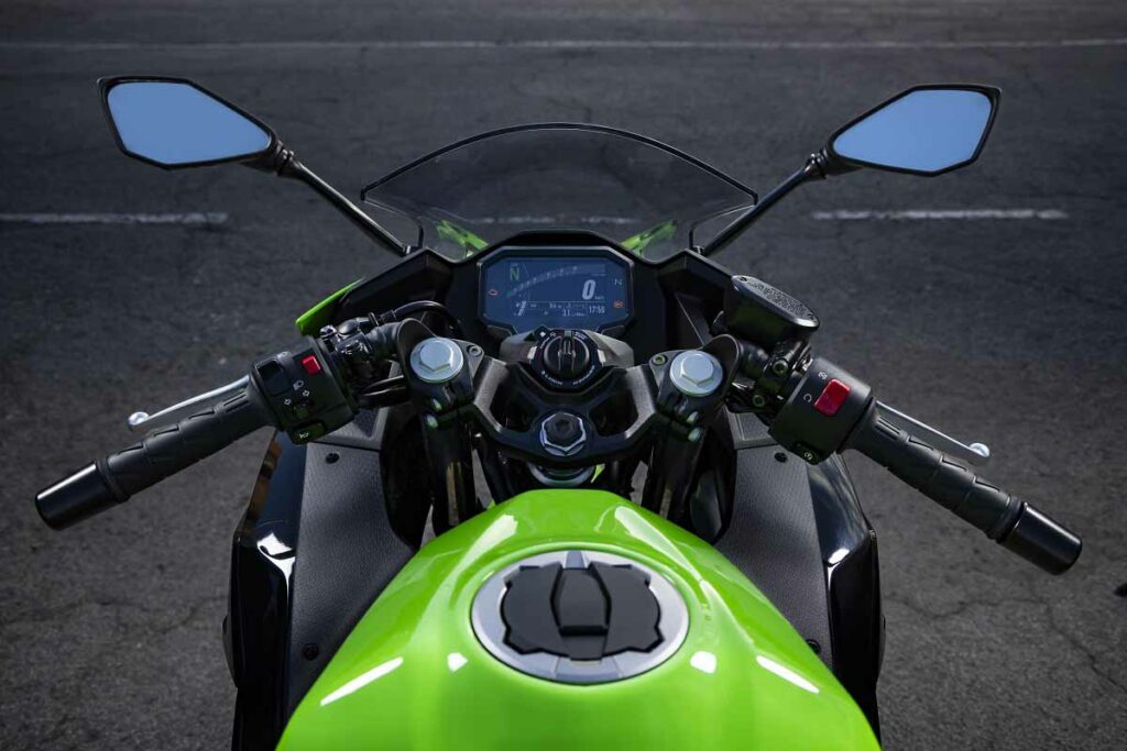 La moto deportiva para el carnet A2 que gana en WSSP300, potencia sus cualidades en versión 500 16 Prueba Kawasaki Ninja 500 2024