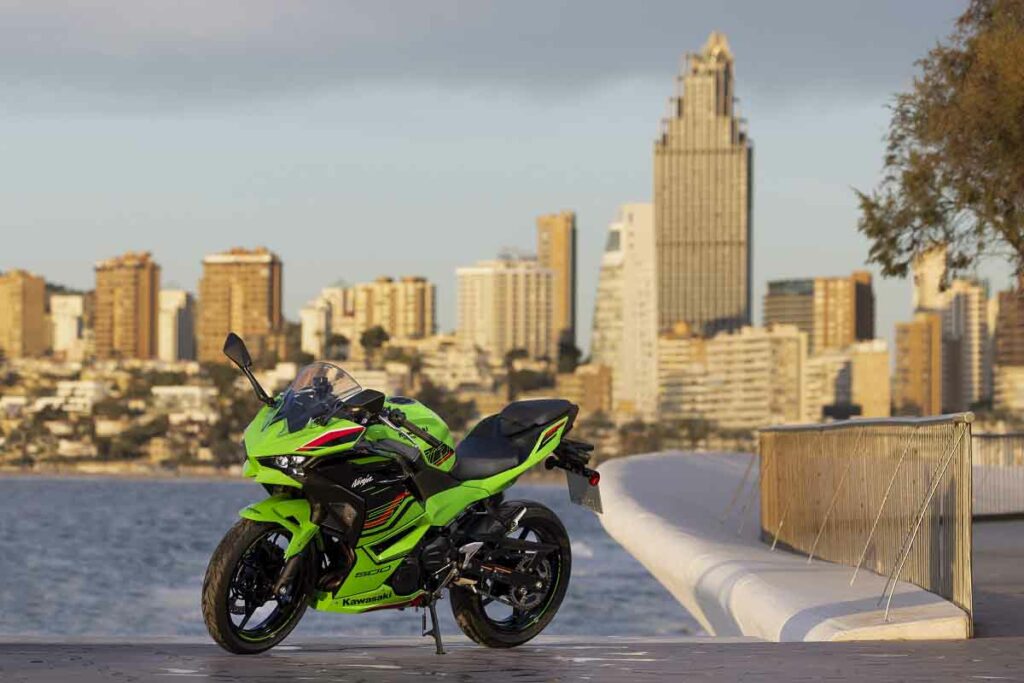 La moto deportiva para el carnet A2 que gana en WSSP300, potencia sus cualidades en versión 500 11 Prueba Kawasaki Ninja 500 2024