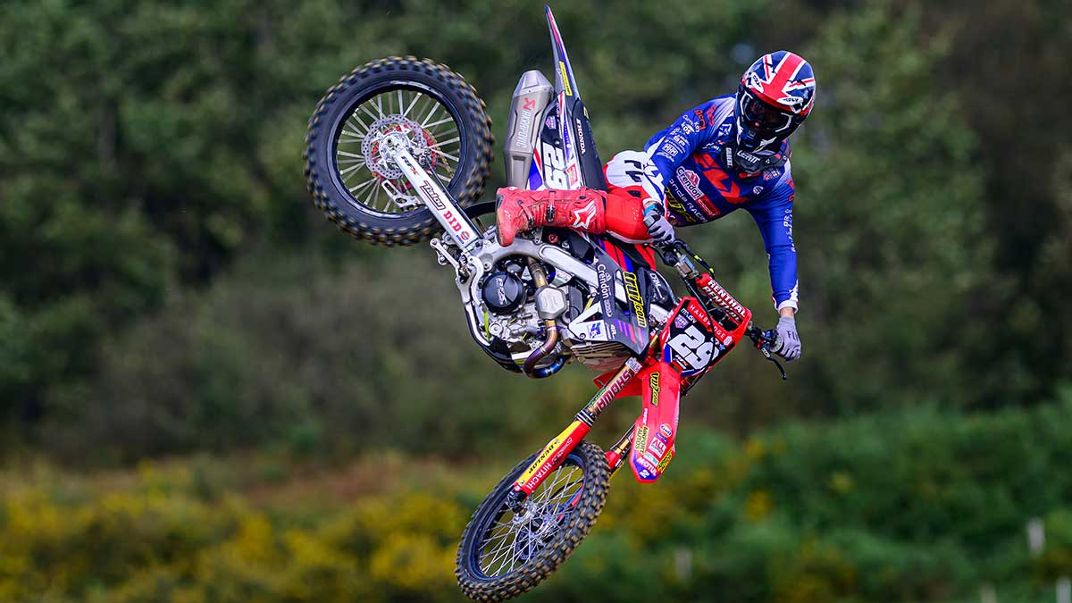 Con estos accesorios de RFX volarás en la pista de MX... literalmente 1 Accesorios RFX 2024