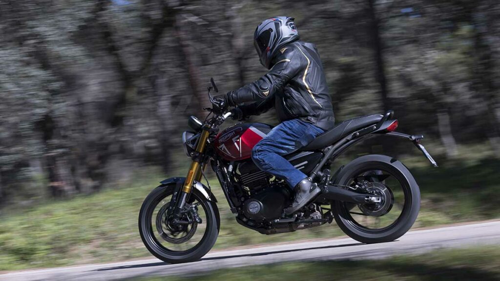 La moto naked Triumph Speed 400 se muestra como una opción diferente para el carnet A2 17 Fotos de la prueba de la Triumph Speed 400