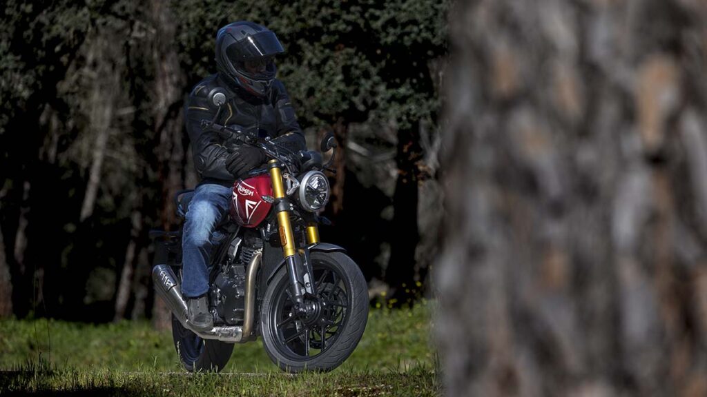 La moto naked Triumph Speed 400 se muestra como una opción diferente para el carnet A2 14 Fotos de la prueba de la Triumph Speed 400