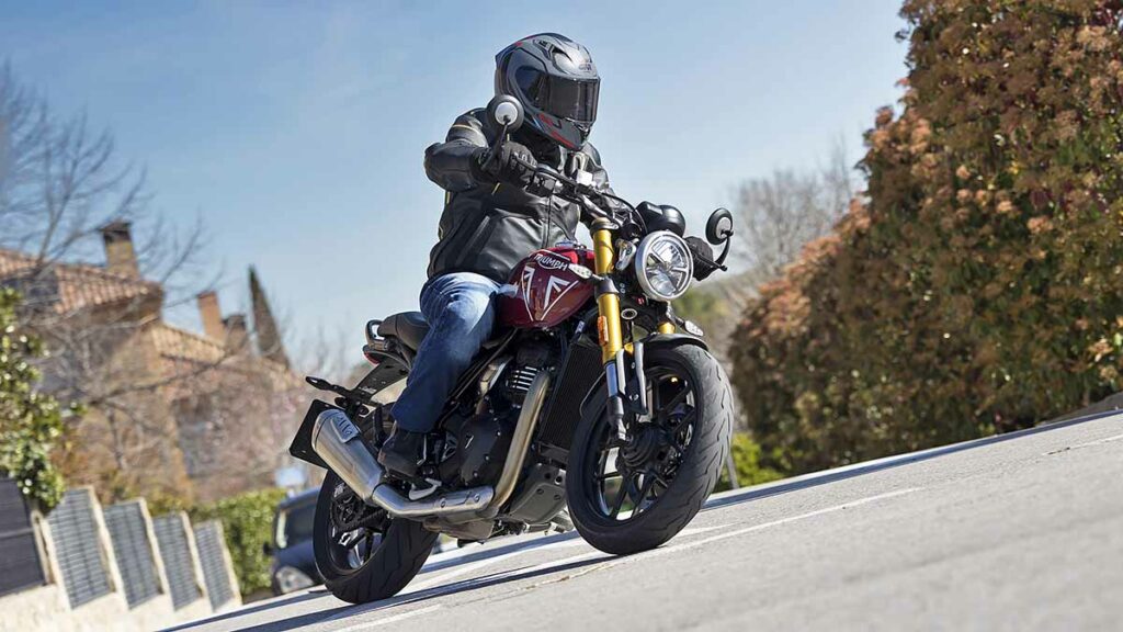 La moto naked Triumph Speed 400 se muestra como una opción diferente para el carnet A2 18 Fotos de la prueba de la Triumph Speed 400