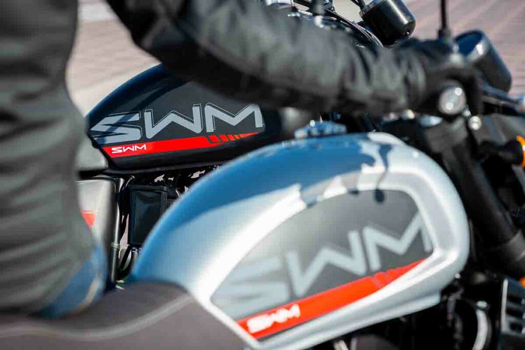 Si buscas moto de 125, atención, porque se rebajan 500 euros los precios de las SWM Ace of Spades 125 y SWM Outlaw 125 12 SWM Ace of Spades y Outlaw 125