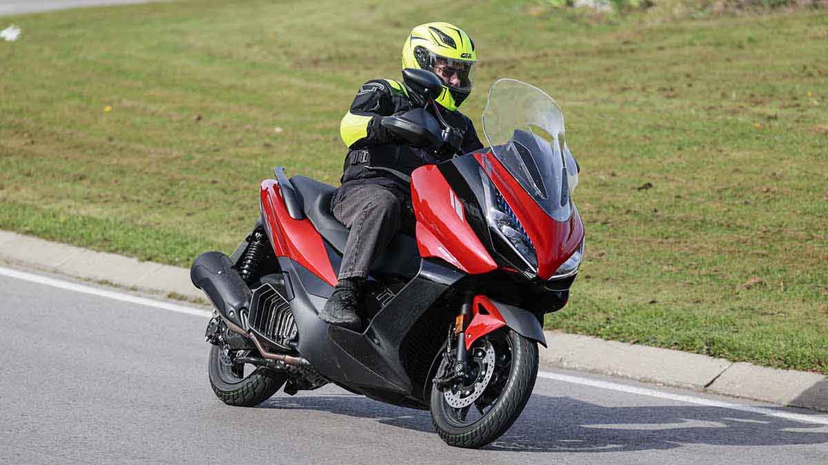 Fotos de la prueba del scooter Zontes E 125