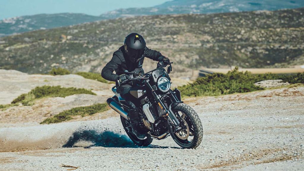 La nueva Husqvarna Svartpilen 801 aporta estilo, prestaciones y ligereza 12 Husqvarna Svartpilen 801 2024
