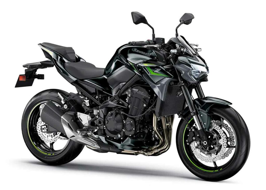 Kawasaki Z900, negro, verde
