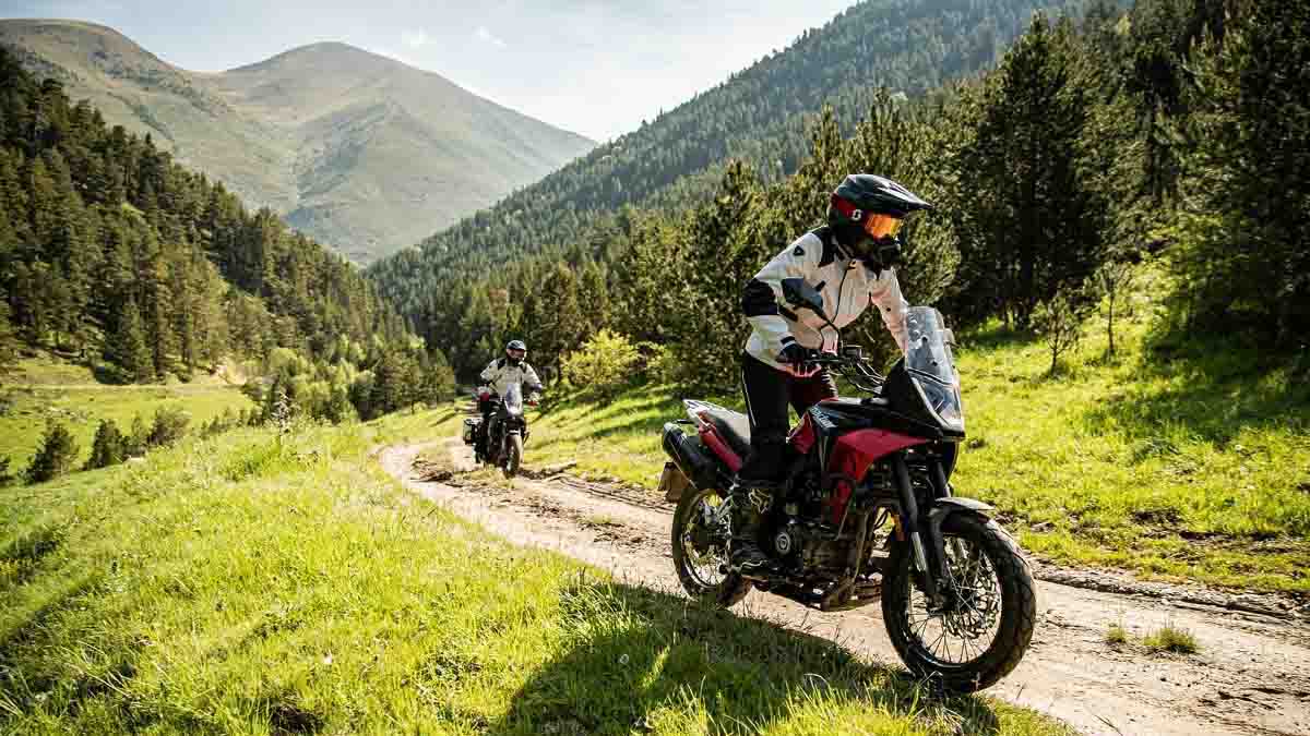 Motos trail, Macbor Montana XR1 125, acción