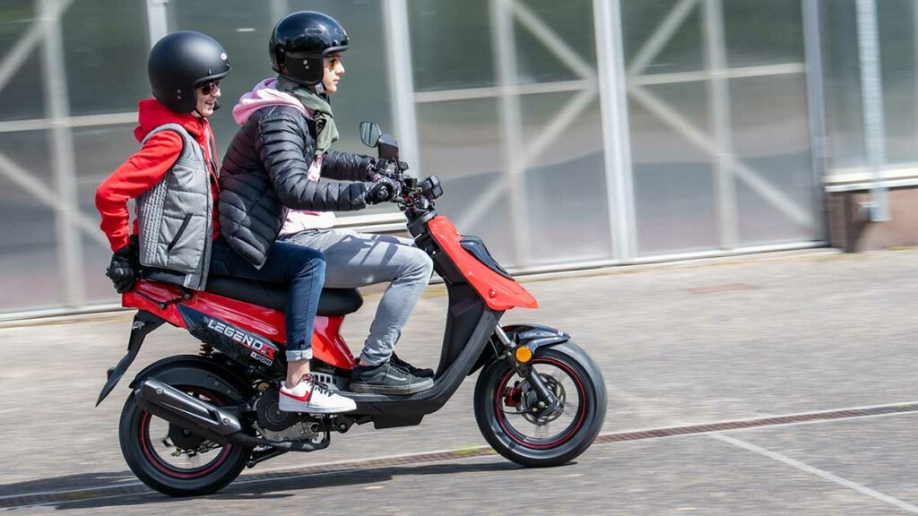 Las 15 motos más baratas del mercado en 2024 21 mash r legend naked