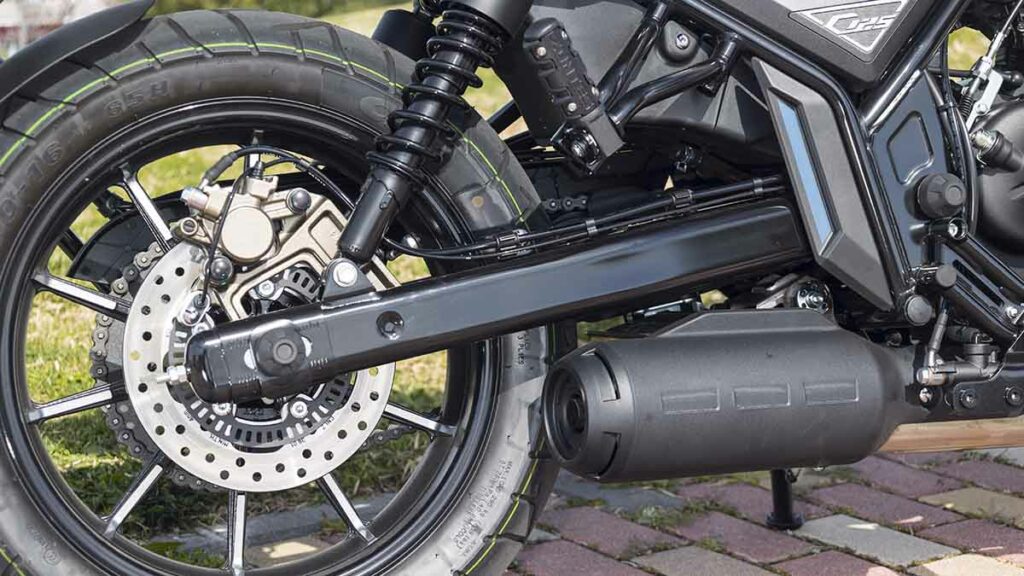 Zontes presenta su primera custom 125 para carnet B de coche y sorprende 16 Prueba Zontes C125 2024