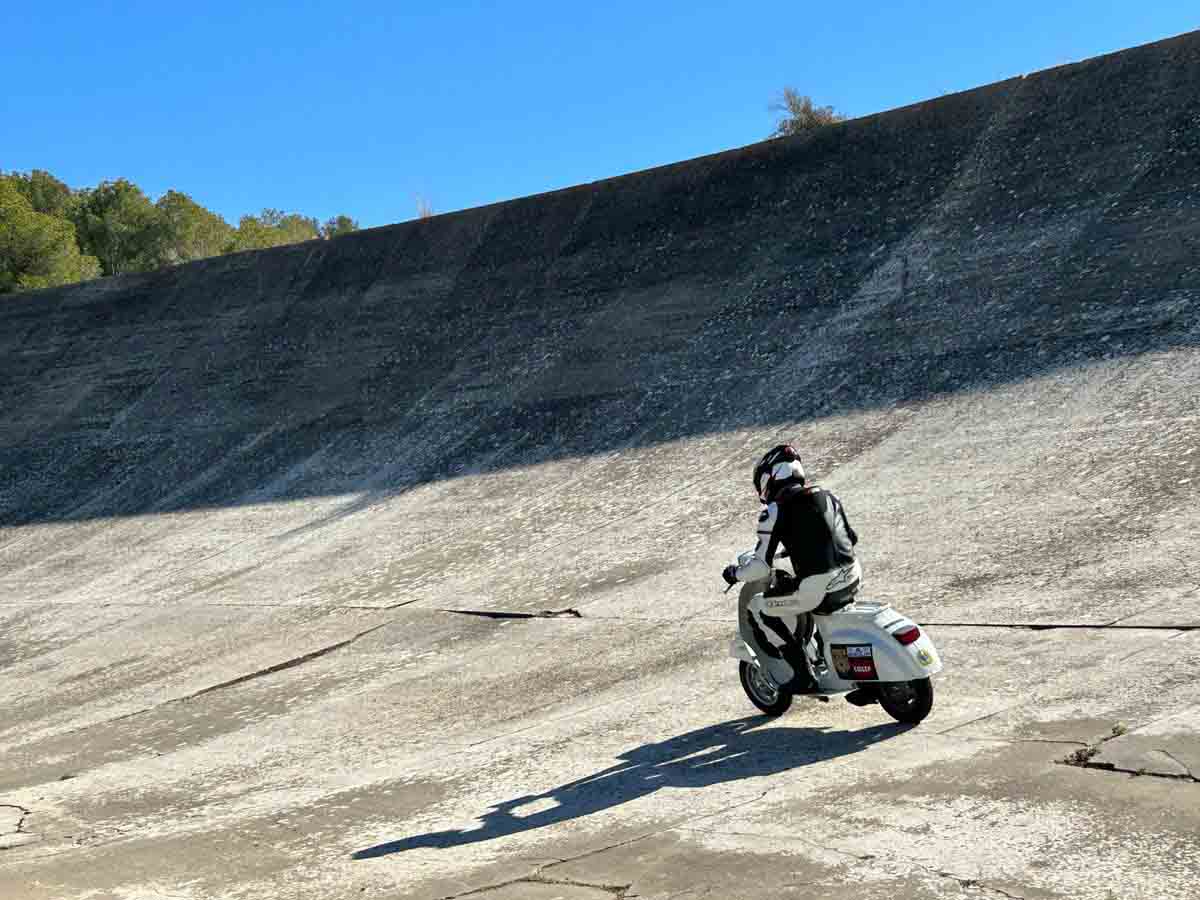 Fotos de la Vespa de Valerio Boni y su Récord Guinness