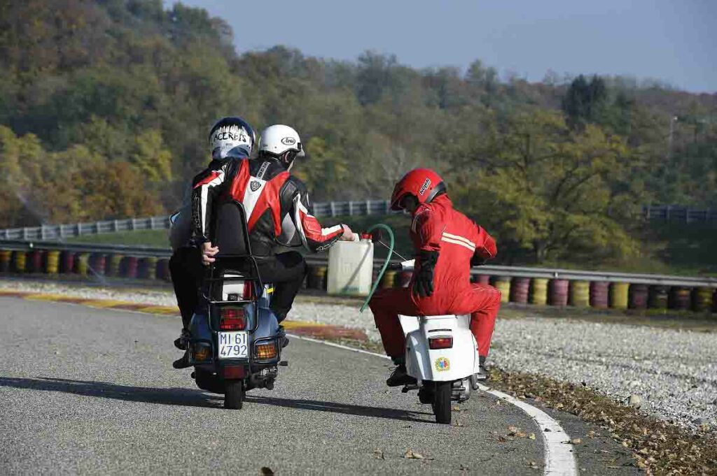 La Vespa de Valerio Boni y su reciente Récord Guinness 2024: una historia de amor y superación 11 La Vespa de Valerio Boni y su reciente Récord Guinness