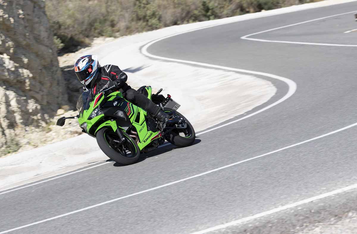 Kawasaki Ninja 500, acción