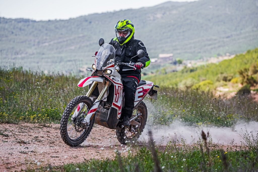 (Vídeo) Kove 450 Rally, la moto trail con carnet A2 para tu próximo Dakar 10 Kove 450 Rally