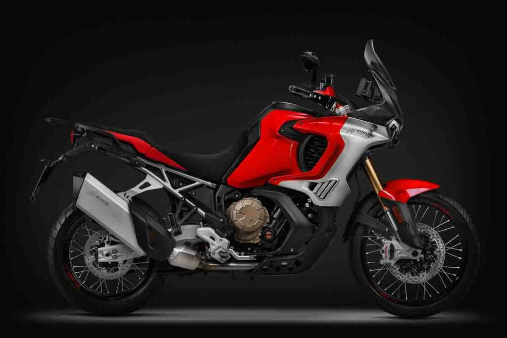 La nueva trail italiana de MV Agusta demuestra que el amor a primera vista es posible 14 MV AGUSTA ENDURO VELOCE 2024 8 1