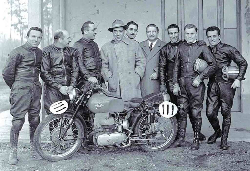 La nueva trail italiana de MV Agusta demuestra que el amor a primera vista es posible 13 MV Agusta classics 2