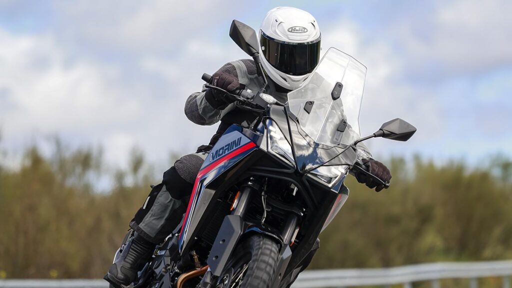La Moto Morini X-Cape es una trail para el carnet A2 con doble nacionalidad y buenas cualidades multipropuesta 17 Moto Morini X-Cape 649