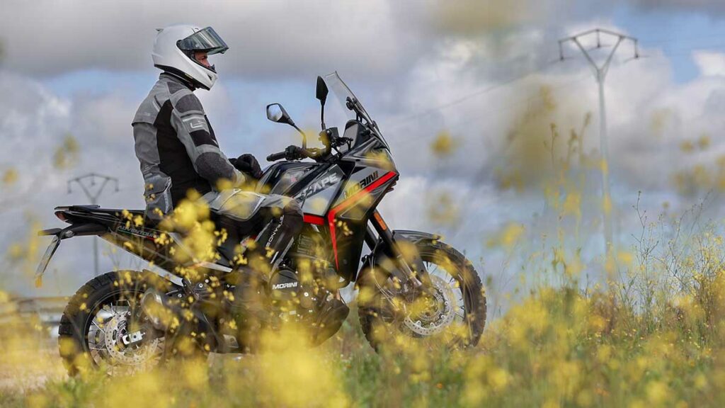 La Moto Morini X-Cape es una trail para el carnet A2 con doble nacionalidad y buenas cualidades multipropuesta 21 Moto Morini X-Cape 649