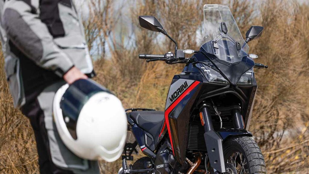 La Moto Morini X-Cape es una trail para el carnet A2 con doble nacionalidad y buenas cualidades multipropuesta 20 Moto Morini X-Cape 649