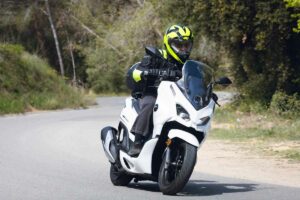 Fotos de la prueba del QJ Motor MTX 125