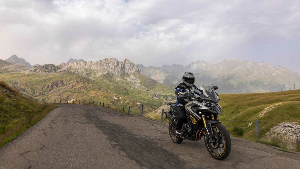 Aprovecha la compra de tu moto trail A2 Voge para llevarte el seguro gratis y las maletas a mitad de precio 3 Voge 525DSX
