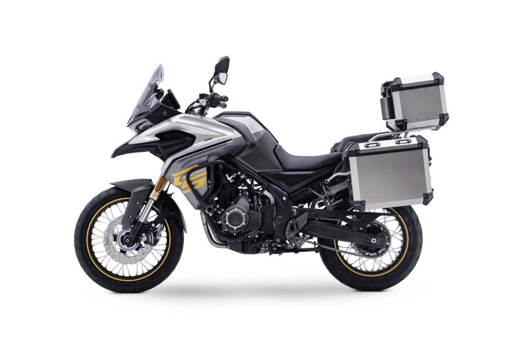 Aprovecha la compra de tu moto trail A2 Voge para llevarte el seguro gratis y las maletas a mitad de precio 5 Voge 525DSX