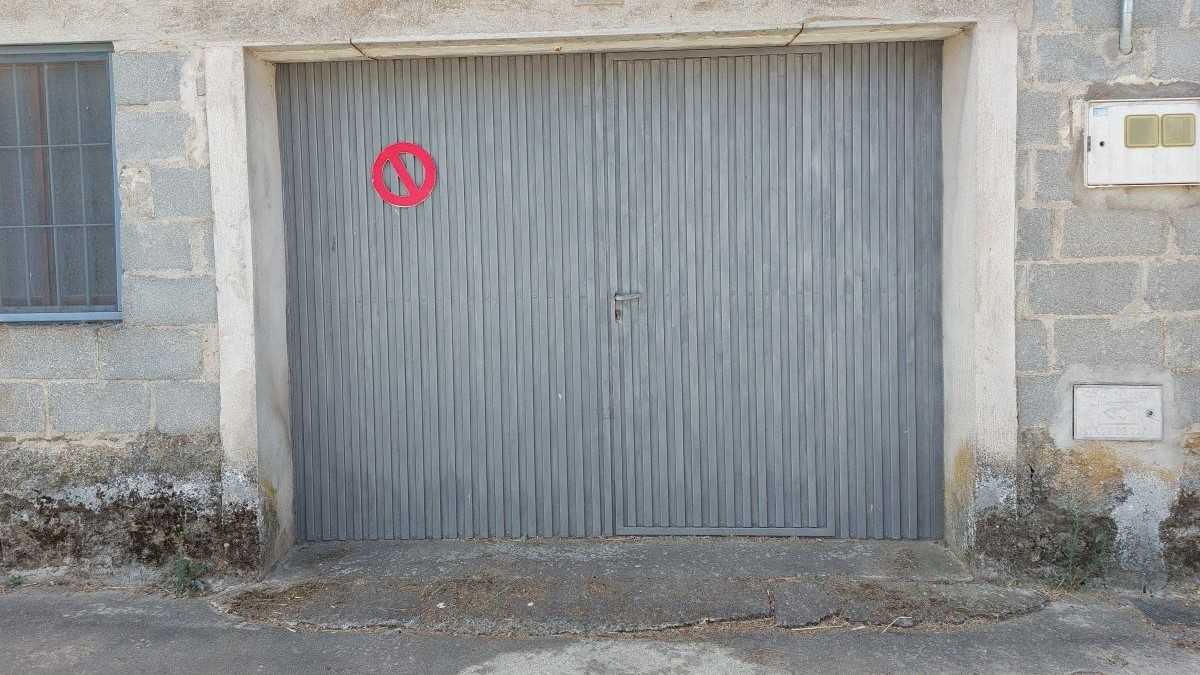¿Puedo aparcar en un garaje sin señal de vado?