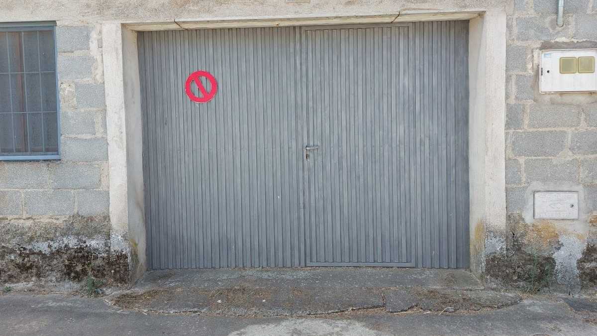 Si un garaje no tiene señal de vado ¿puedo aparcar en su puerta? 9 Merca2.es Detenerse brevemente frente a un garaje: lo que debes saber